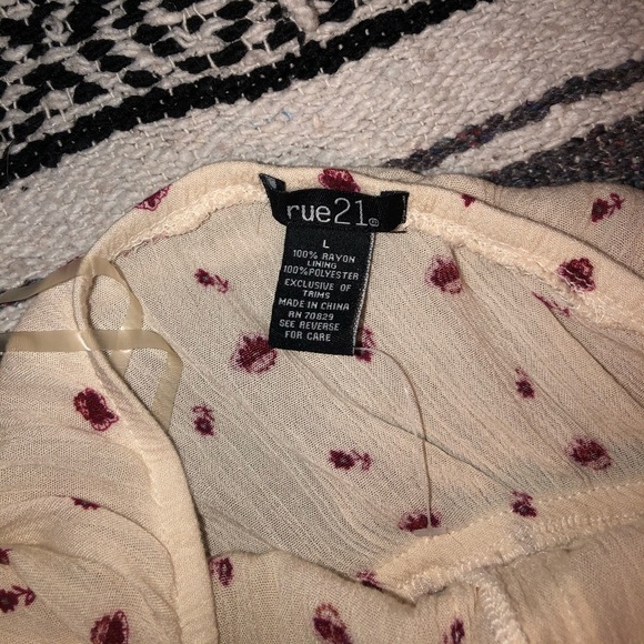 Pretty halter sun dress - Picture 4 of 4